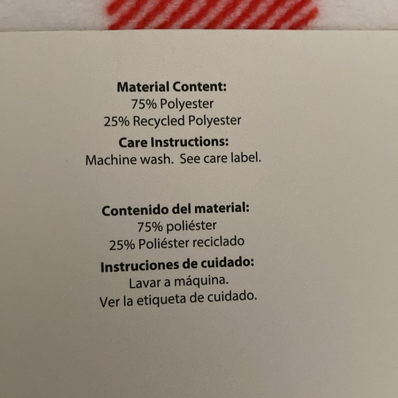 Bundle 2 NWT Valentines Day plush throws - Picture 10 of 11